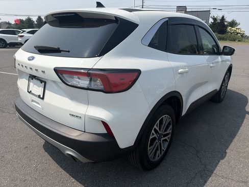 Certified 2022 Ford Escape SEL w/ Technology Package AWD/4WD image 3