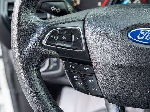 Used 2019 Ford Escape SE image 11