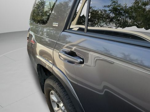 Used 2017 Toyota 4Runner SR5 RWD image 18