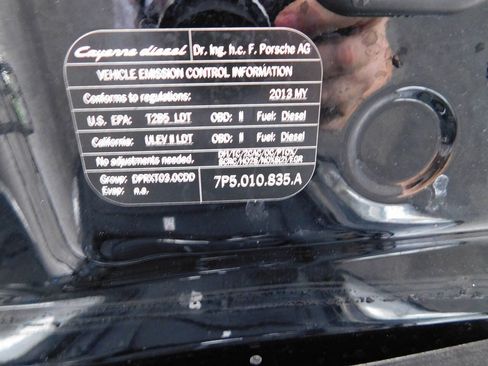 Used 2013 Porsche Cayenne Diesel AWD/4WD image 32