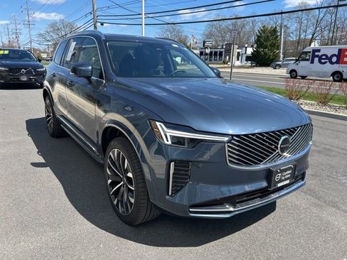 Used 2025 Volvo XC90 B5 Plus image 6