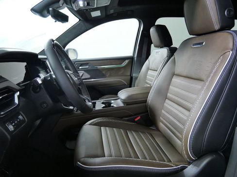 New 2026 GMC Acadia Denali Ultimate image 9