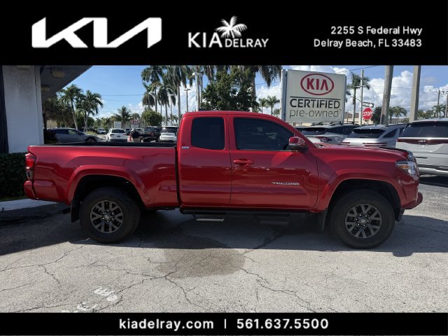 Used 2022 Toyota Tacoma SR5 w/ Technology Package RWD image 2