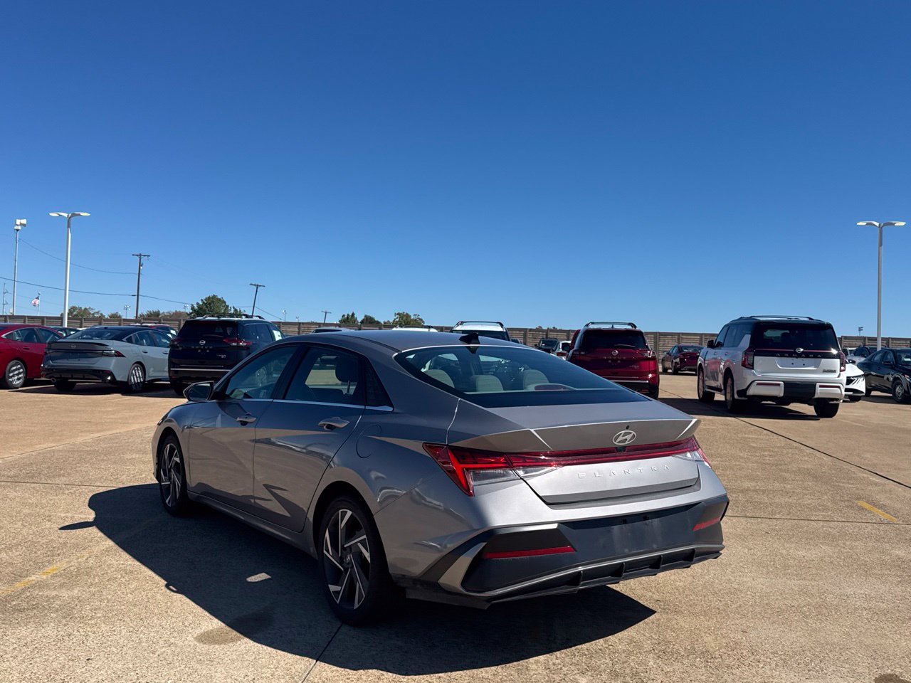 Used 2025 Hyundai Elantra SEL FWD image 18