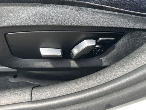 Used 2018 BMW 530i xDrive AWD/4WD image 11