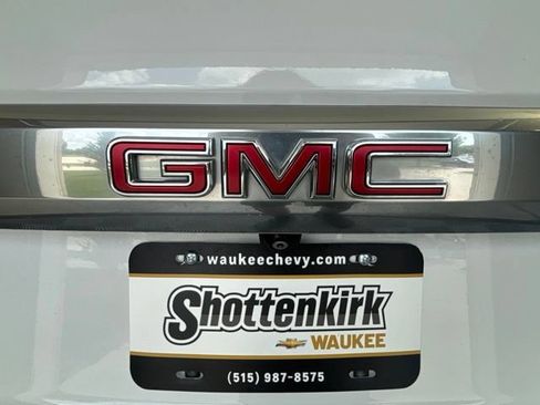Used 2022 GMC Yukon XL Denali AWD/4WD image 27