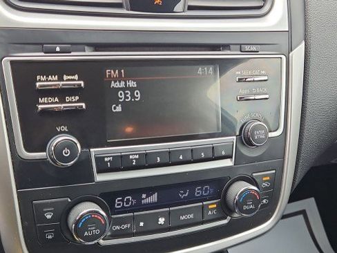 Used 2016 Nissan Altima 2.5 SV FWD image 13