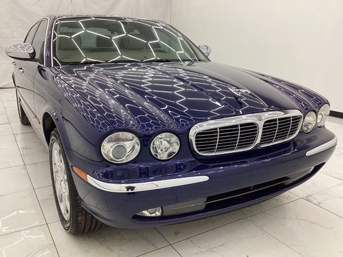 Used 2004 Jaguar XJ8 image 3