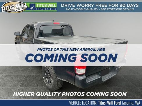 Used 2017 Toyota Tacoma SR image 3