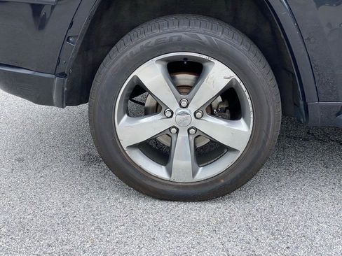 Used 2014 Jeep Grand Cherokee Overland w/ Advanced Technology Group image 9