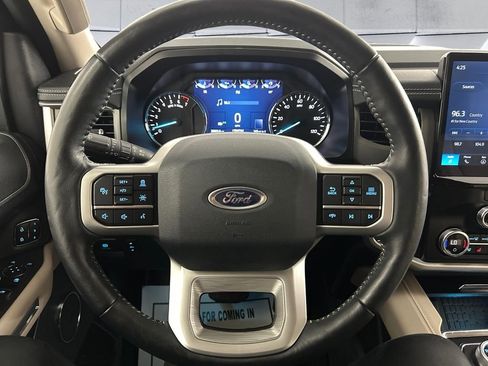 Used 2023 Ford Expedition Max XLT image 9