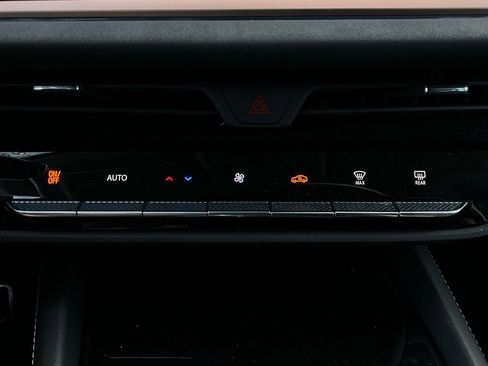 Used 2024 Buick Envision Sport Touring image 28