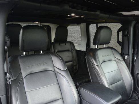Used 2020 Jeep Wrangler Unlimited Sahara AWD/4WD image 24