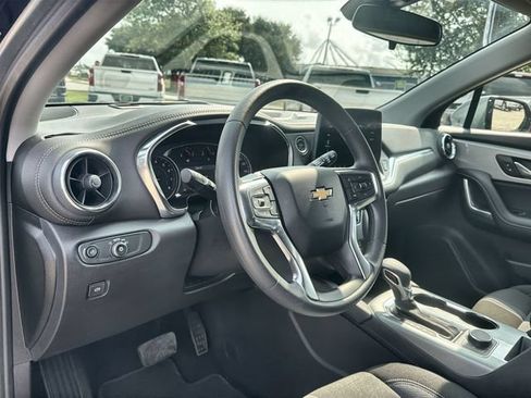 Used 2025 Chevrolet Blazer LT FWD image 10