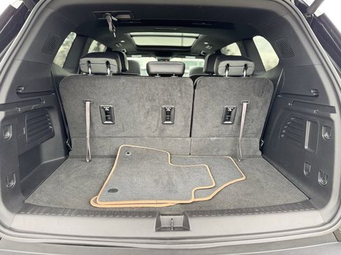 Used 2025 GMC Acadia AT4 w/ Luxury Package image 5