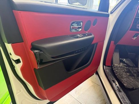 Used 2019 Rolls-Royce Cullinan AWD/4WD image 10