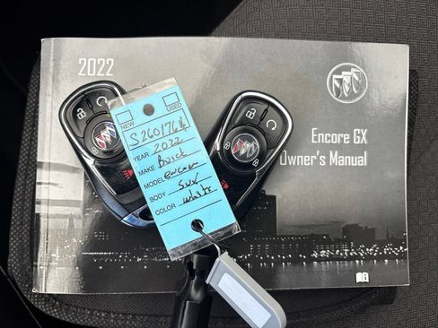 Used 2022 Buick Encore GX Preferred w/ Cold Weather Comfort Package FWD image 31