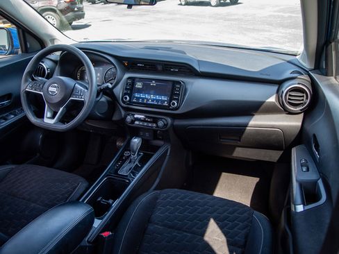 Used 2021 Nissan Kicks SV image 28