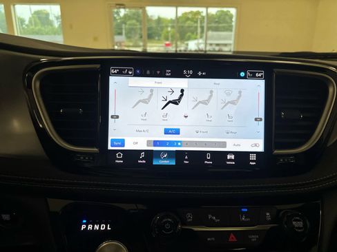 New 2026 Chrysler Pacifica Limited w/ S Appearance Package AWD/4WD image 34