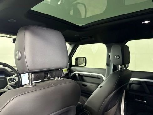 New 2025 Land Rover Defender 110 X-Dynamic SE image 29