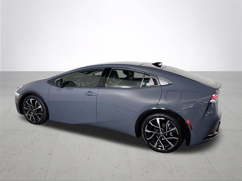 Used 2024 Toyota Prius Prime FWD image 8