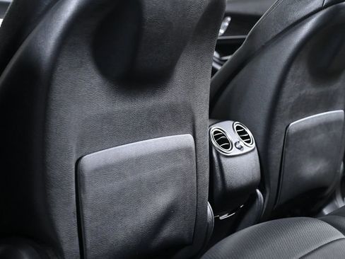 Used 2018 Mercedes-Benz GLC 300 4MATIC image 30