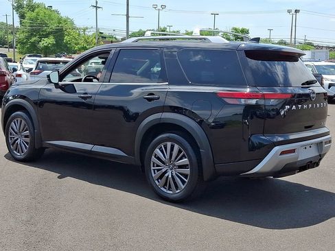 Certified 2023 Nissan Pathfinder SL w/ SL Premium Package AWD/4WD image 4