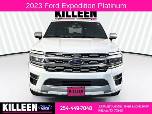 Used 2023 Ford Expedition Platinum RWD image 2