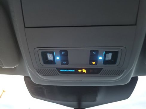 Used 2024 Ford Explorer XLT image 30