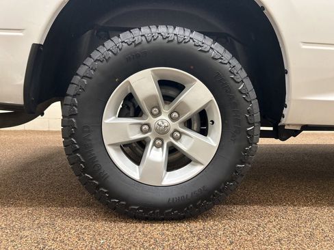 Used 2019 RAM 1500 Tradesman w/ Chrome Appearance Group image 25