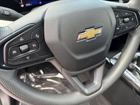 Used 2025 Chevrolet Trax LT FWD image 22