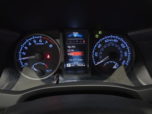 Certified 2022 Toyota Tacoma TRD Sport w/ Black Out Package (TMS) AWD/4WD image 16