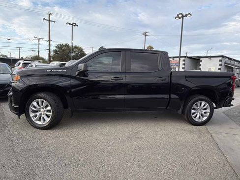 Used 2021 Chevrolet Silverado 1500 Custom RWD image 2