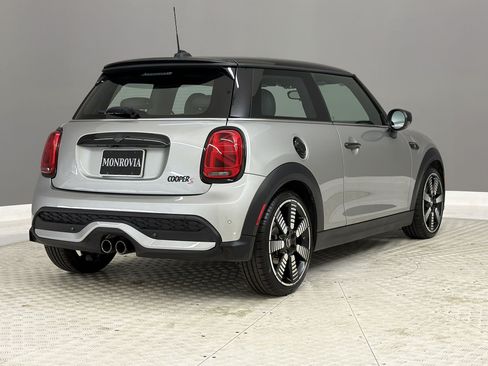 Used 2024 MINI Cooper S FWD image 9