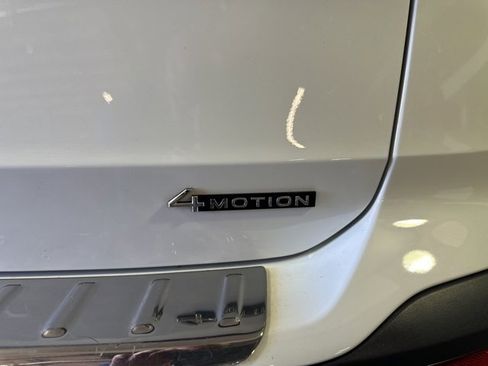 Used 2023 Volkswagen Taos SEL image 32