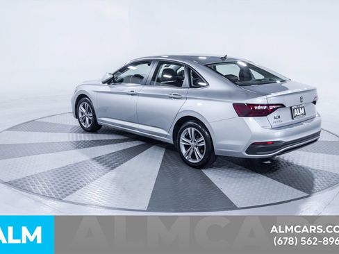 Used 2024 Volkswagen Jetta SE FWD image 7