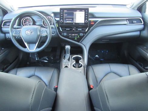 Used 2024 Toyota Camry XLE image 3