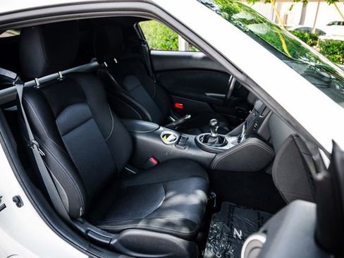 Used 2013 Nissan 370Z Coupe RWD image 61