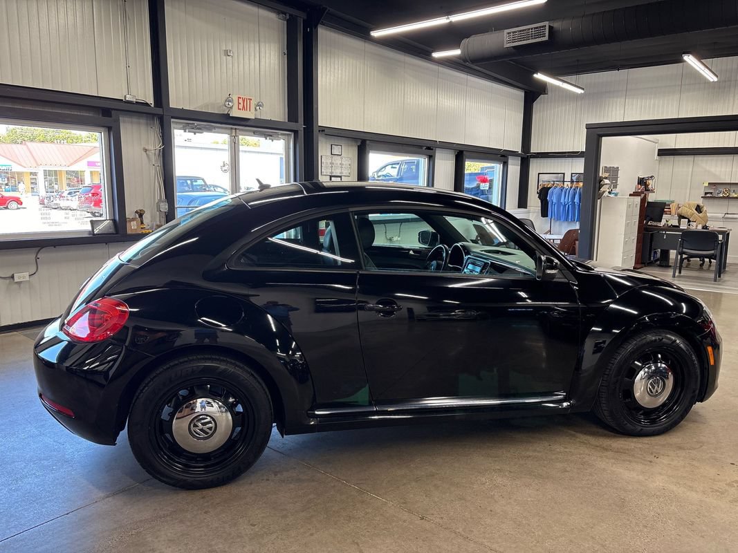 Used 2013 Volkswagen Beetle 2.5 FWD image 12