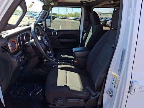 Used 2018 Jeep Wrangler Unlimited Sport S image 13