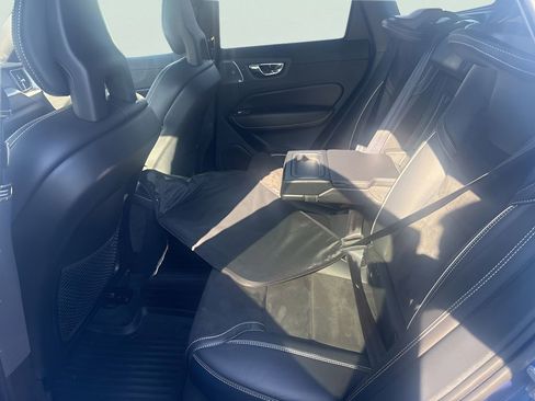 Used 2018 Volvo XC60 T6 R-Design w/ Convenience Package AWD/4WD image 19