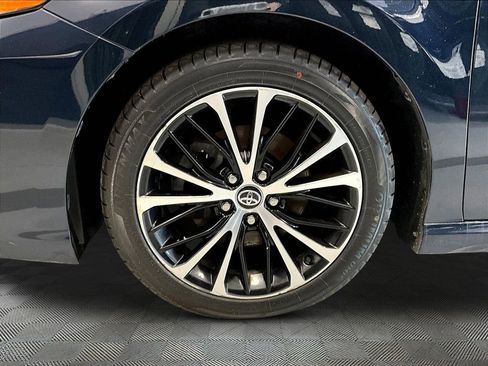 Used 2020 Toyota Camry SE image 26