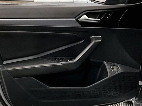 Used 2023 Volkswagen Jetta SE image 18