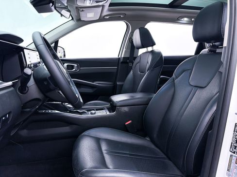 Used 2021 Kia Sorento S w/ Panoramic Sunroof Package image 18