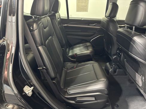 Used 2022 Jeep Grand Cherokee L Limited w/ Luxury Tech Group II AWD/4WD image 14