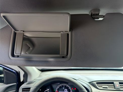 Used 2018 Honda CR-V LX image 32