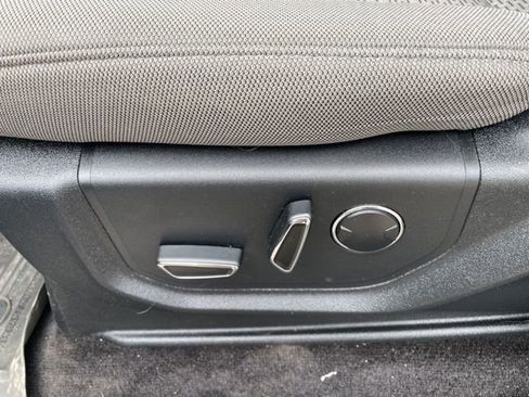 Used 2018 Ford F150 XLT w/ Equipment Group 302A Luxury image 21