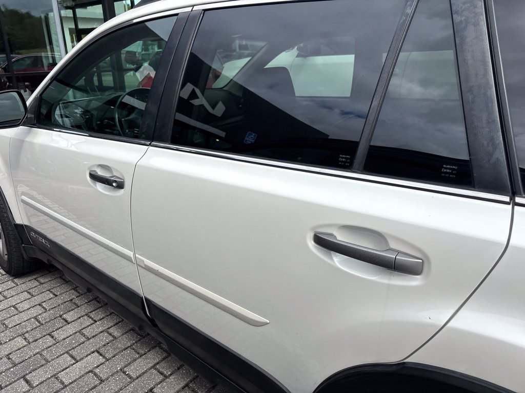Used 2014 Subaru Outback 2.5i Limited AWD/4WD image 10