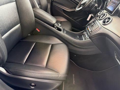 Used 2015 Mercedes-Benz CLA 250 image 21
