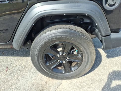 Used 2022 Jeep Wrangler Unlimited Sport AWD/4WD image 6
